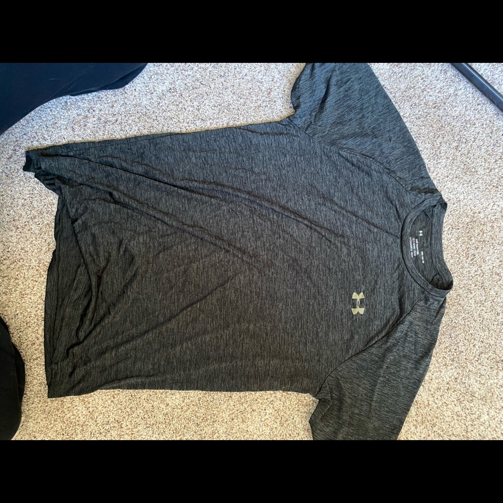 Under Armor performance T, mens size Medium, forest green